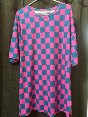 Pink & teal oversized checkered top (L)